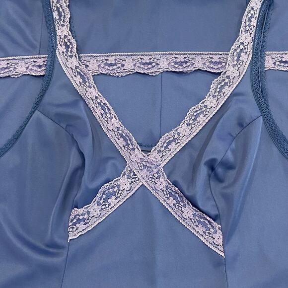 Vintage 1973 Navy Blue Nylon Purple Lace Trim Full Slip Dress Women's Size M - Picture 9 of 10